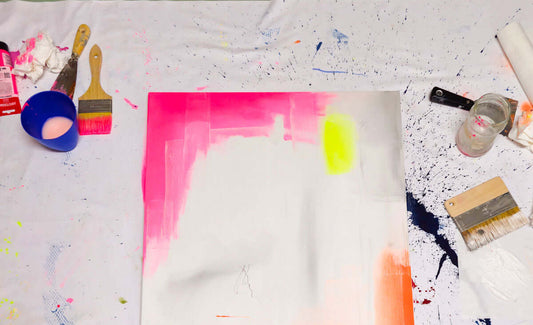 Leinwand mit Neon Farben bemalt