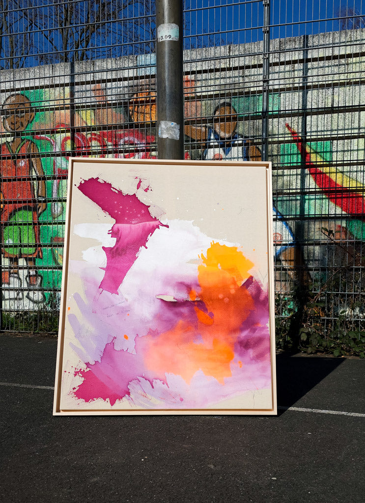 Zeitgenössische Kunst von der deutschen Künstlerin Alexandra Wolf x Studio Froilein Juno, mixed media auf Leinwand im Schattenfugenrahmen.