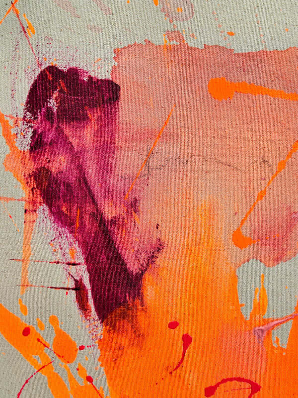 Neon Kunst von Holy Aperoly, lebendige Farbtöne in Orange und Lila, inspiriert von Sommerabenden und Aperol Spritz.