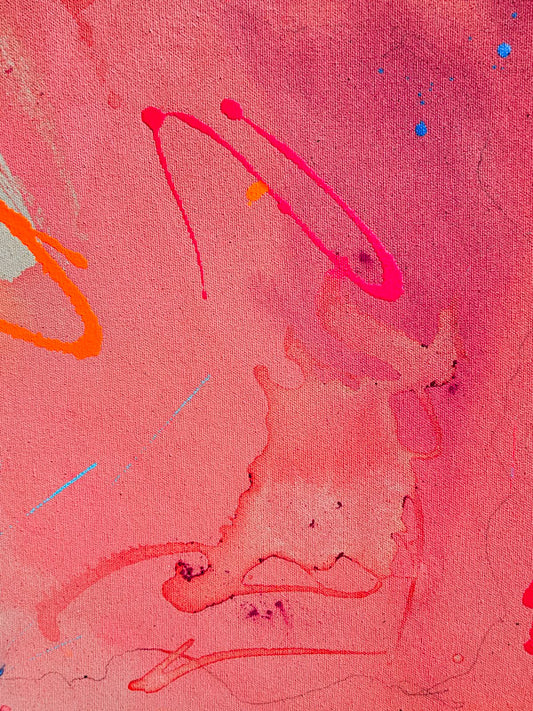 Abstrakte Neon Kunst mit leuchtenden rosa und orangen Farben, die eine sommerliche Stimmung vermittelt.