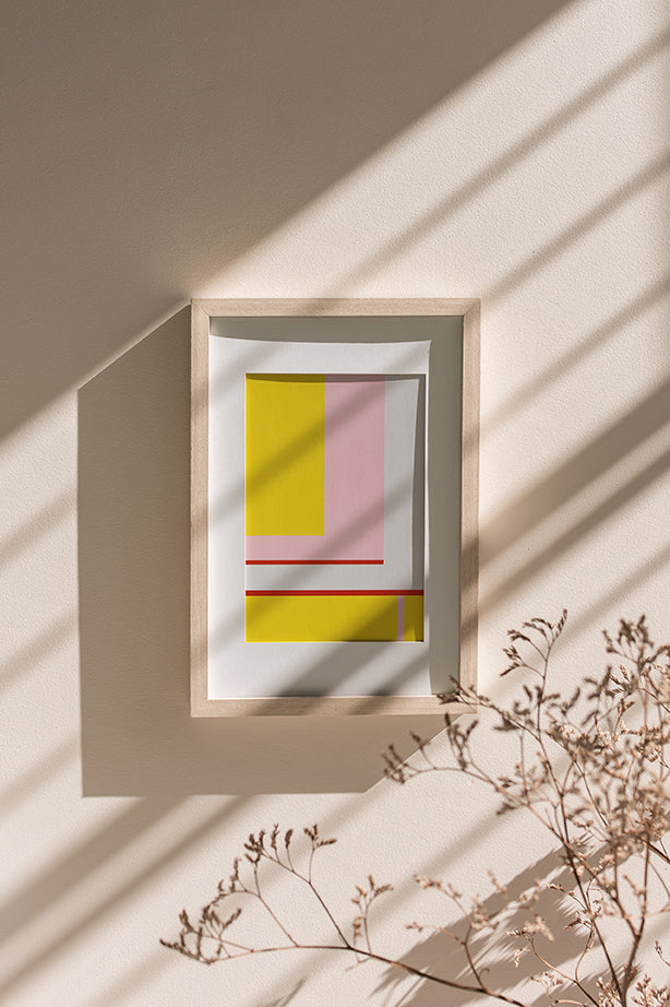 geometrischer contemporary Kunstdruck der Kollektion Mia von Studio Froilein Juno in einem Bilderrahmen an der Wand