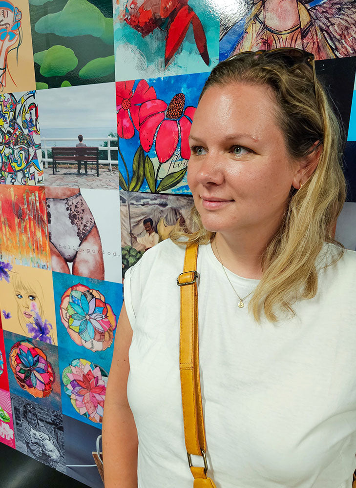Die deutsche Künstlerin Alexandra Wolf von Studio Froilein Juno auf der Ausstellung Expo Barcelona in Barcelona, Passeig de Gracia